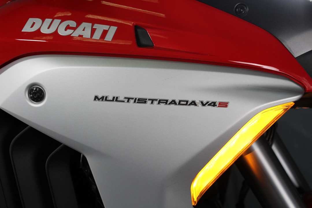 2022 Ducati Multistrada V4 S Travel & Radar - Image 5