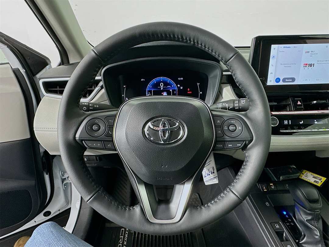 2026 Toyota Corolla Cross LE - Image 11