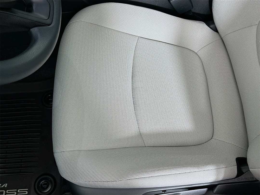 2026 Toyota Corolla Cross L - Image 19