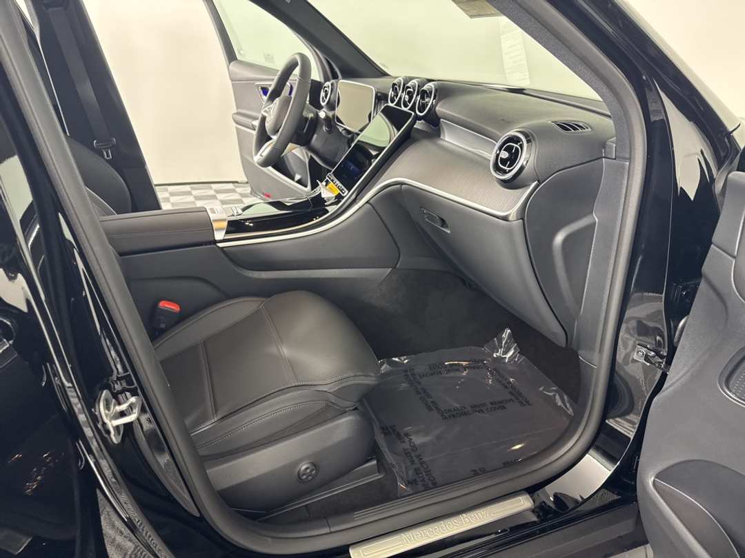 2026 Mercedes-Benz GLC GLC 300 - Image 15