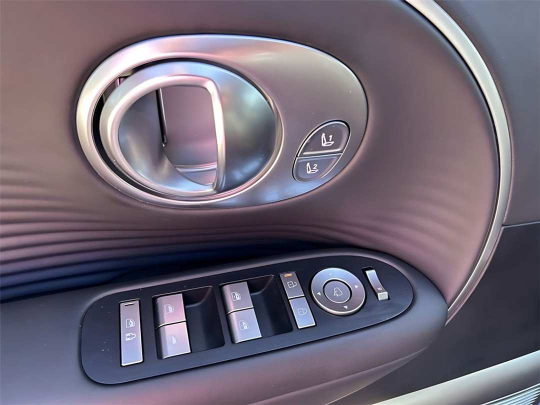 2026 Hyundai Ioniq 9 Performance Limited - Image 11