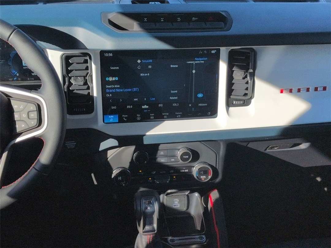 2025 Ford Bronco Heritage Edition - Image 17