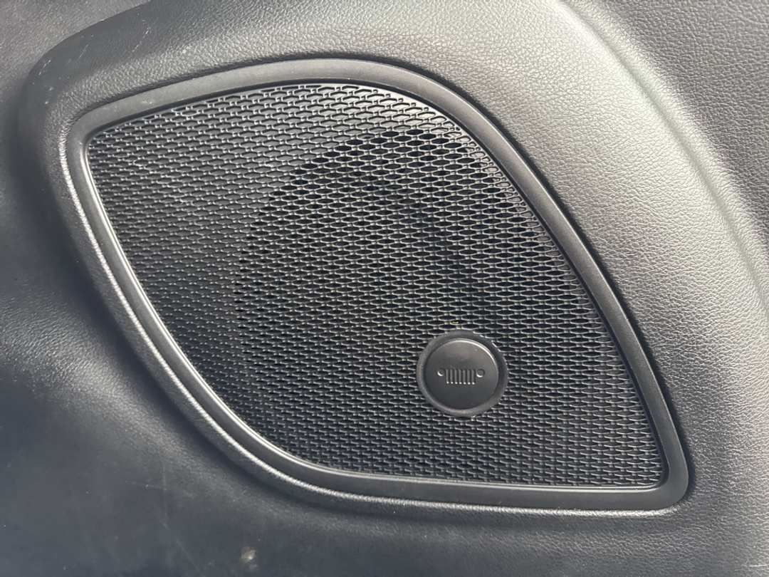 2022 Jeep Compass High Altitude - Image 16