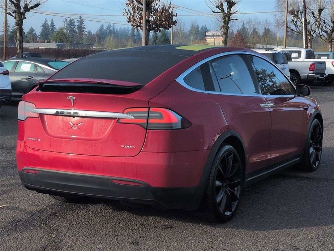 2016 Tesla Model X 90D - Image 5