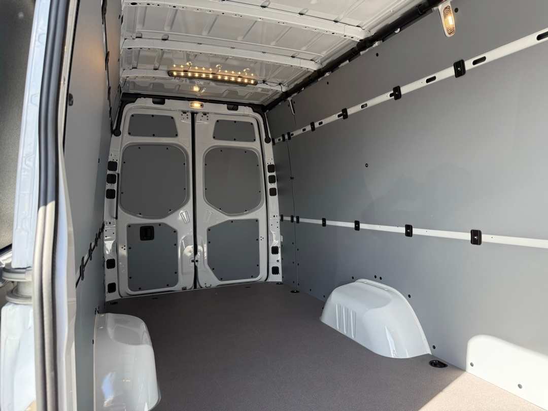 2025 Mercedes-Benz Sprinter 3500 Cargo 170 WB - Image 15