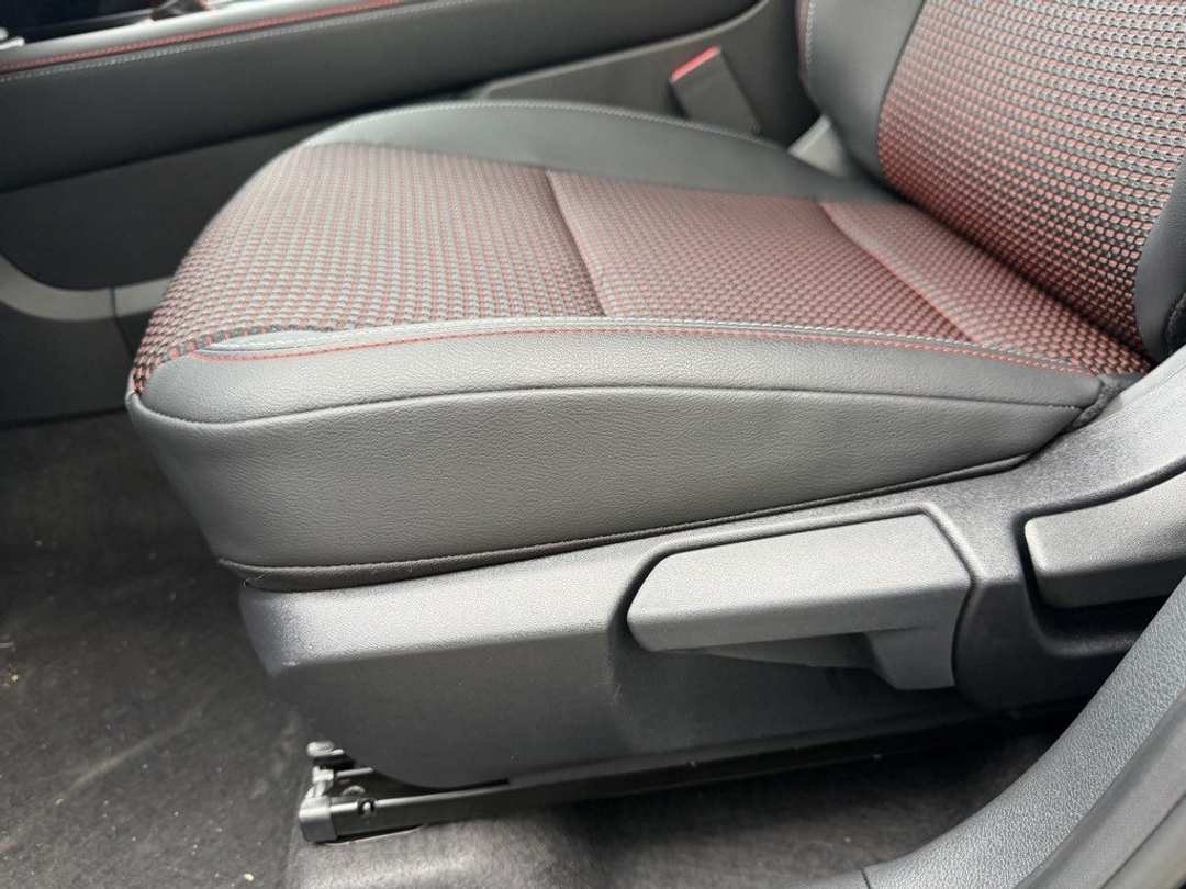 2026 Nissan Kicks SR - Image 13