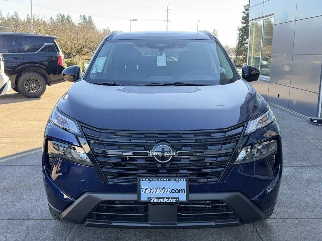 2026 Nissan Rogue Dark Armor - Image 3