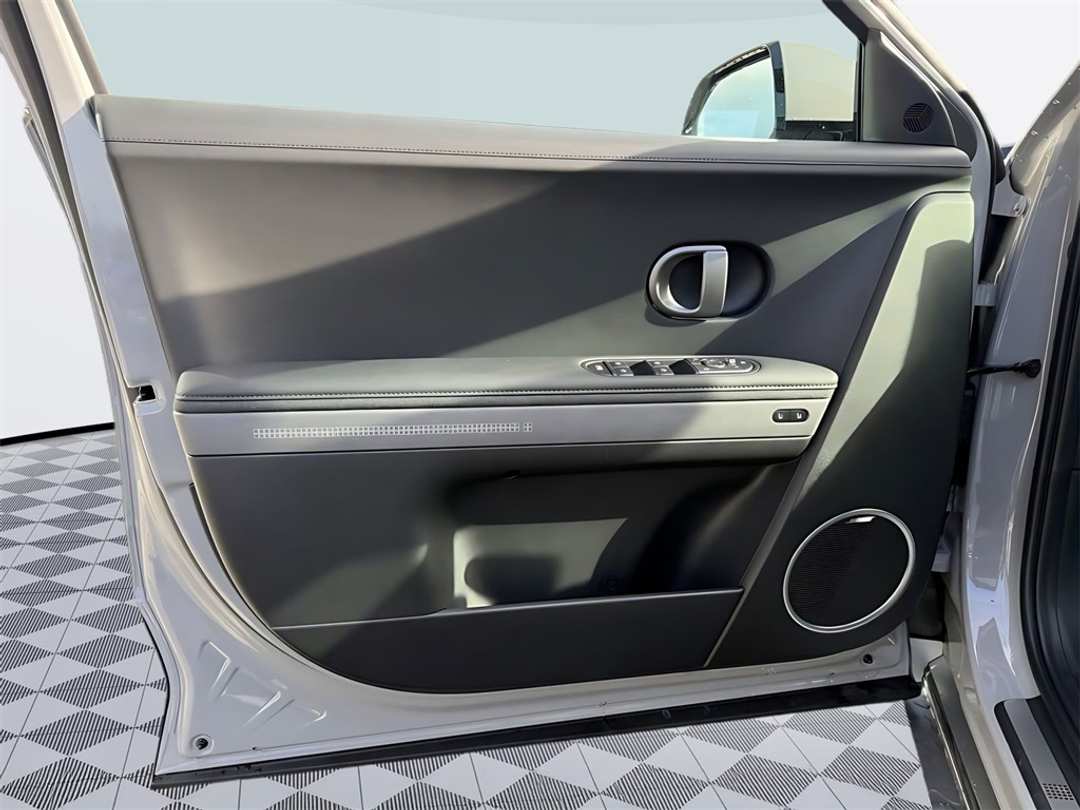 2026 Hyundai Ioniq 5 Limited - Image 11