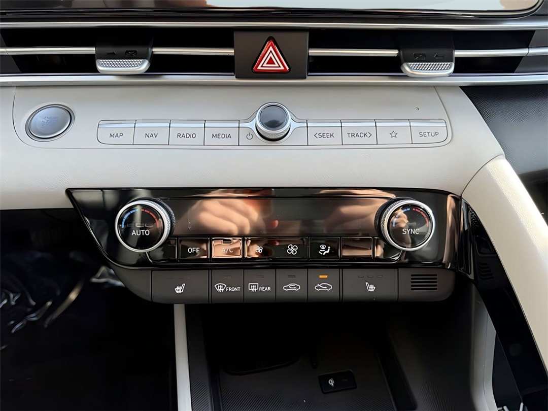 2026 Hyundai Elantra Limited - Image 22