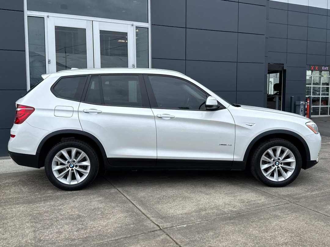 2017 BMW X3 xDrive28i - Image 2