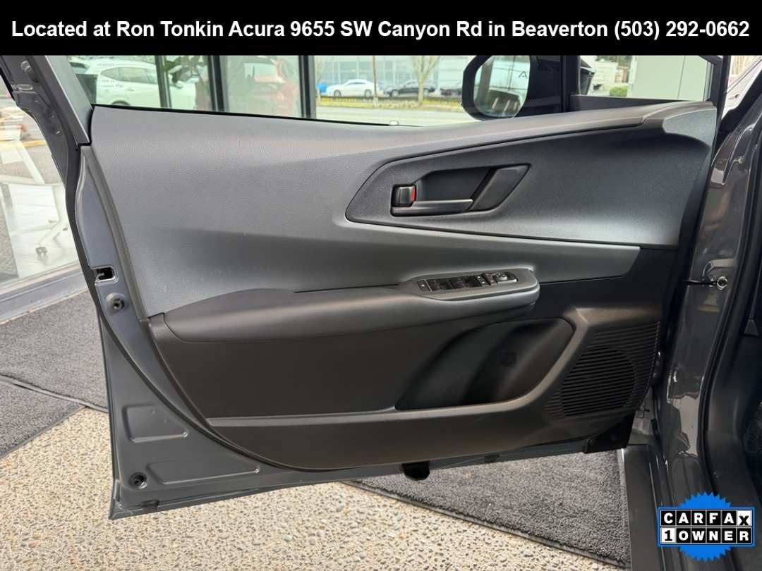 2023 Toyota Prius LE - Image 11