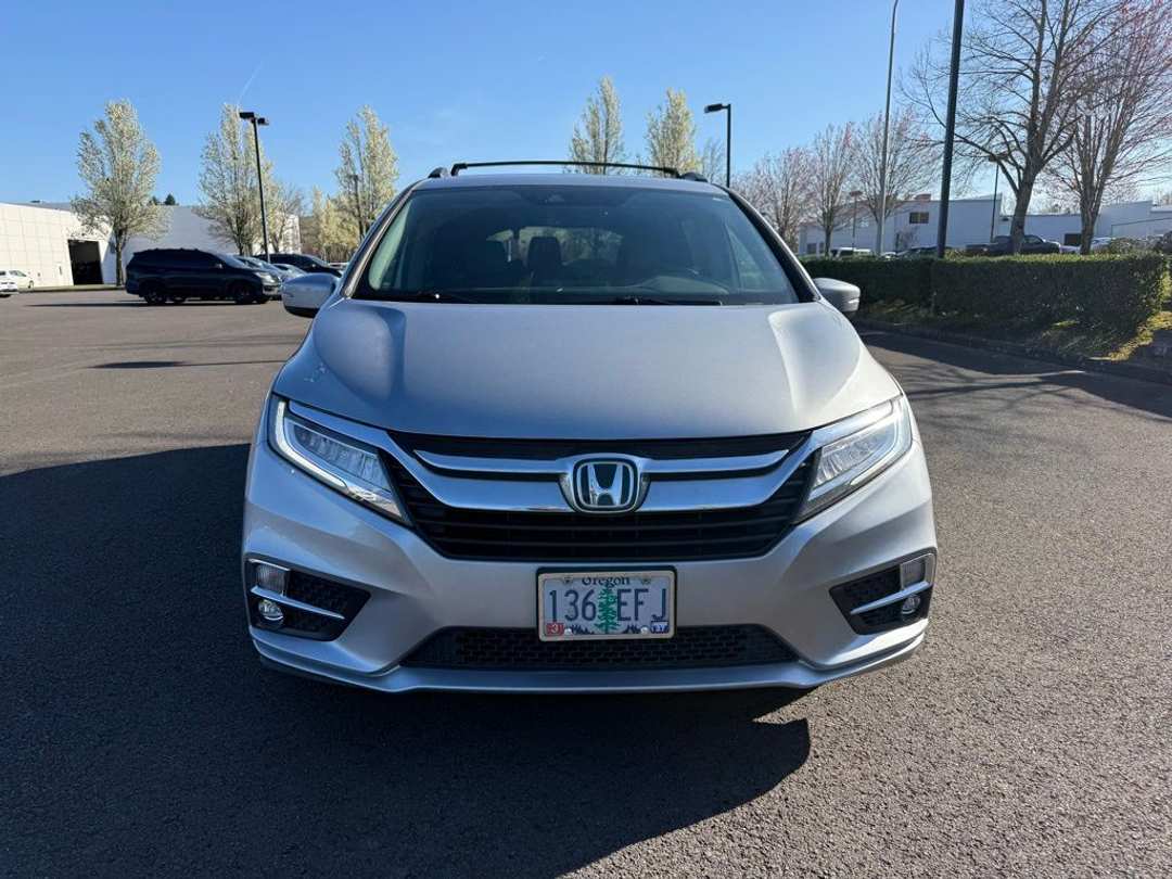 2018 Honda Odyssey Elite - Image 2