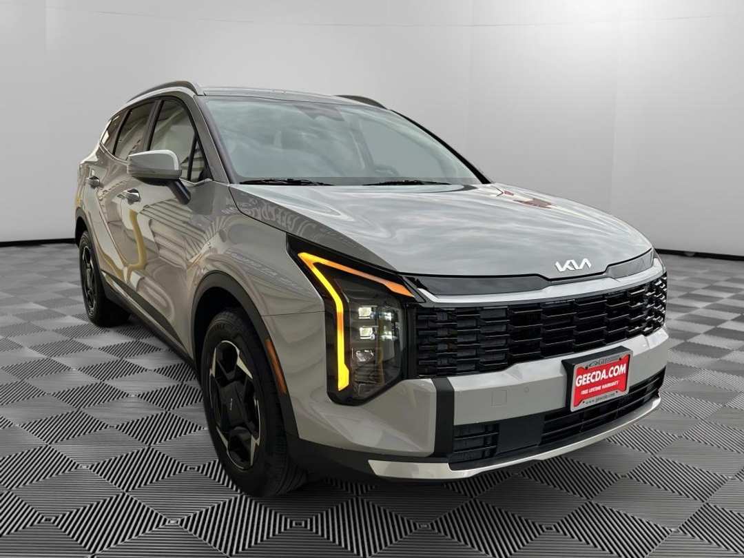2026 Kia Sportage EX - Image 3