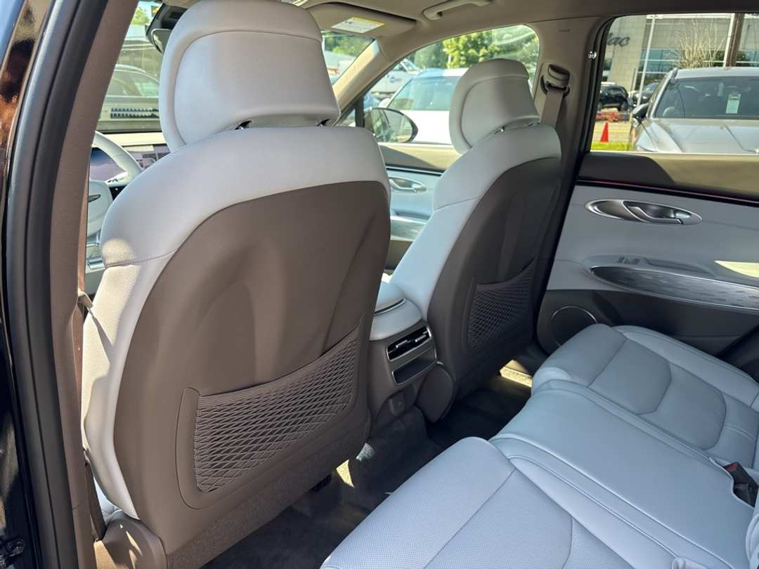 2026 Genesis Electrified Gv70 - Image 42