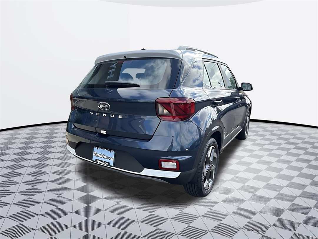 2025 Hyundai Venue Limited - Image 6