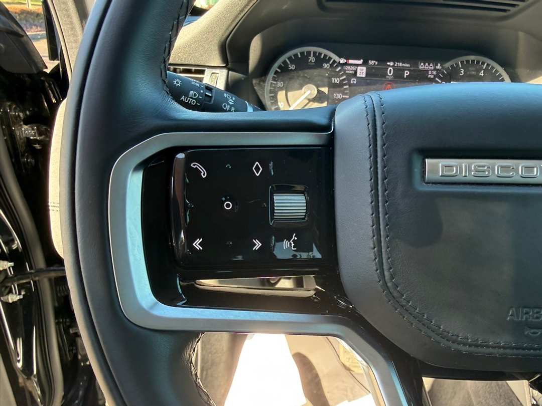 2023 Land Rover Discovery Sport SE - Image 11