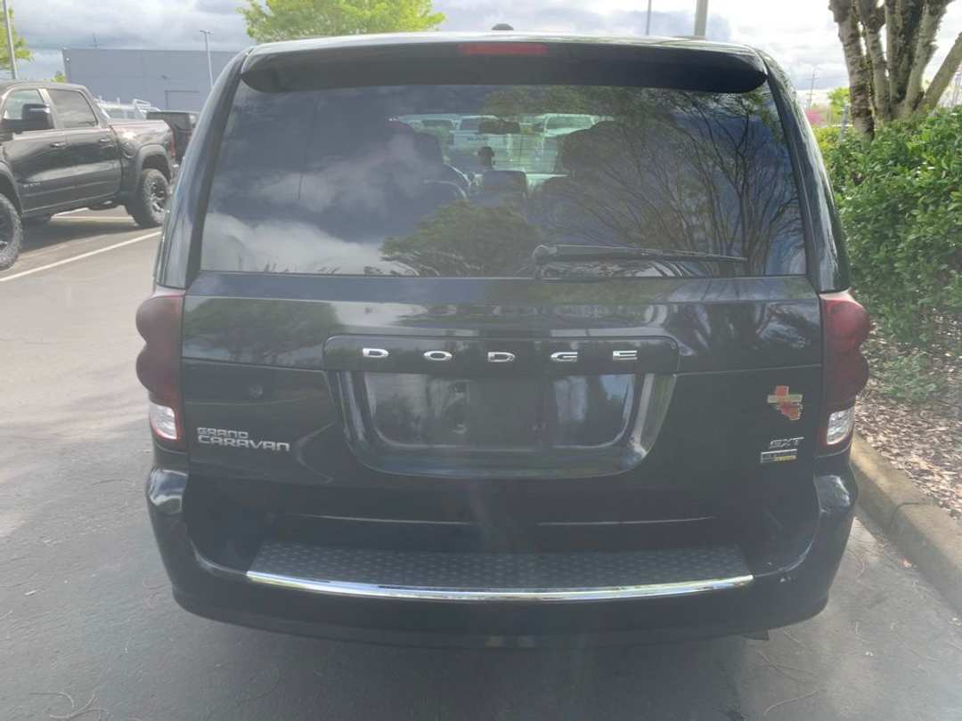 2017 Dodge Grand Caravan SXT - Image 3