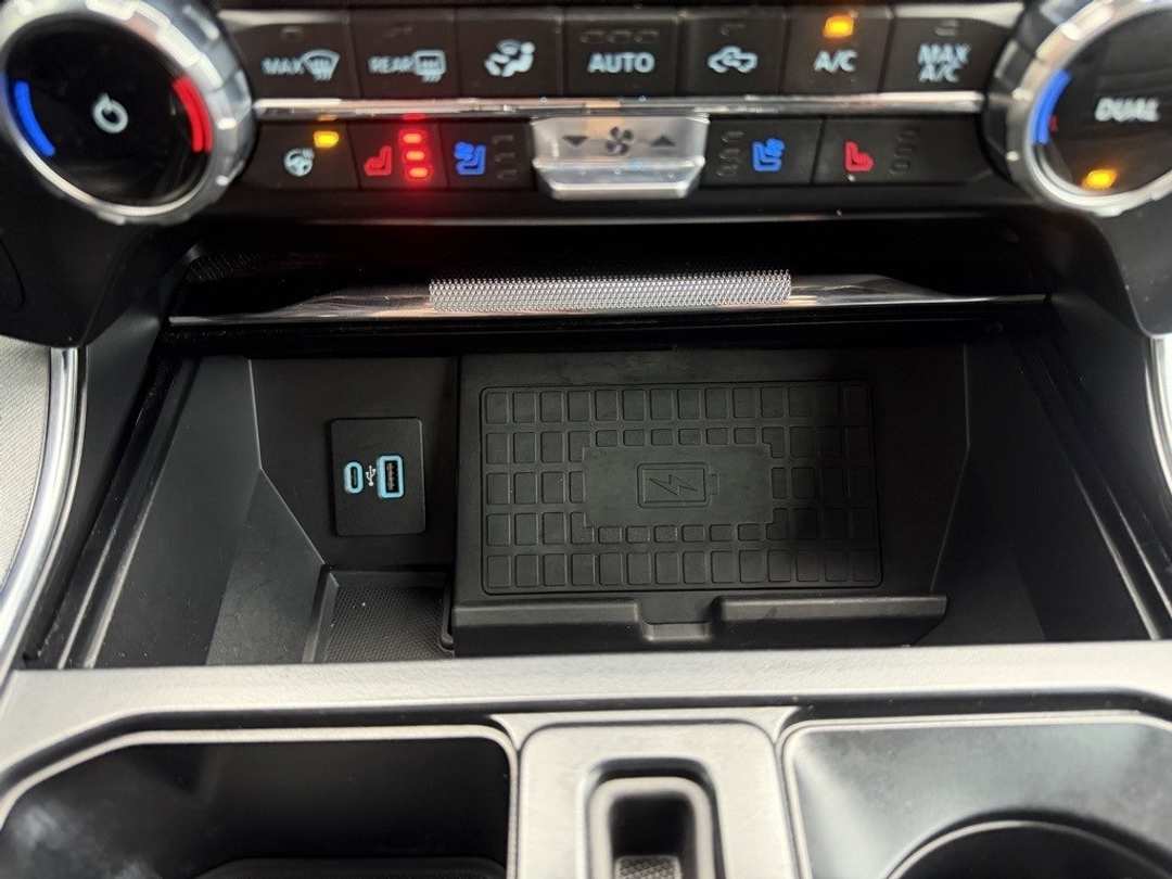 2022 Ford F-150 Platinum - Image 26