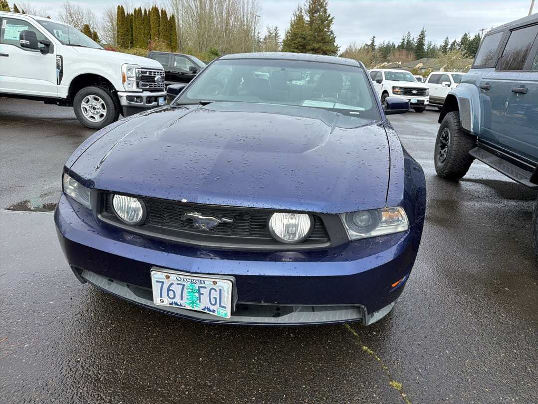 2011 Ford Mustang GT Premium - Image 2