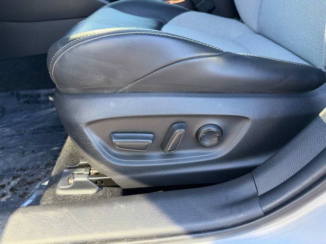 2022 Toyota Corolla XSE - Image 14