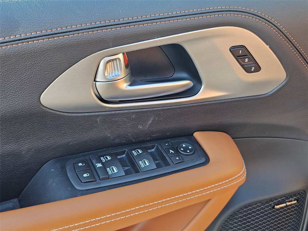 2026 Chrysler Pacifica Pinnacle - Image 11