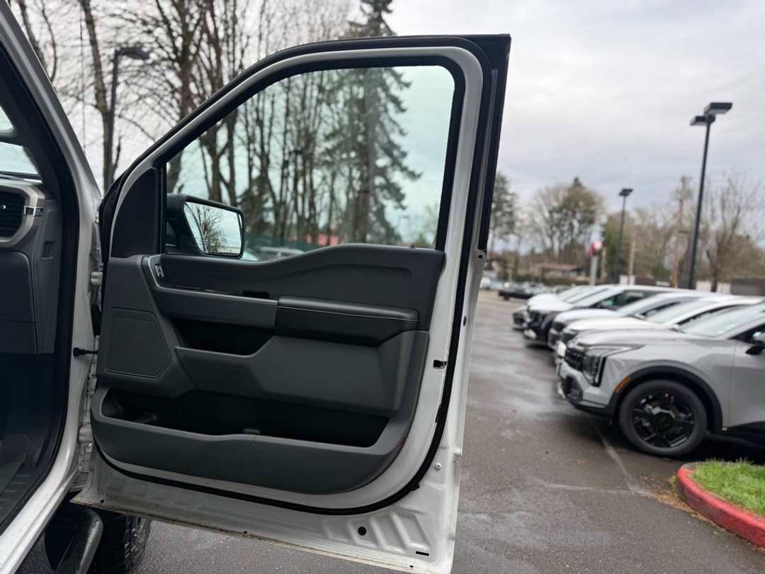 2023 Ford F-150 XLT - Image 22