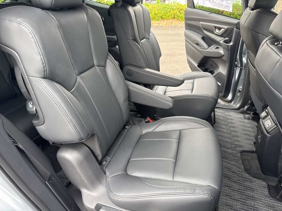 2025 Subaru Ascent Onyx Edition Touring - Image 32