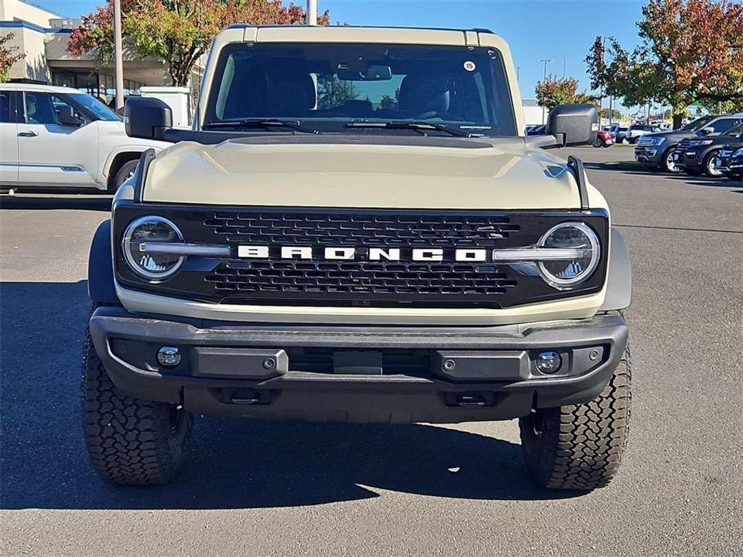 2025 Ford Bronco Outer Banks - Image 8