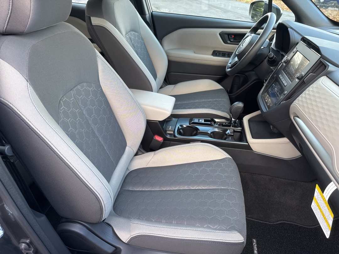 2026 Subaru Forester Base - Image 25