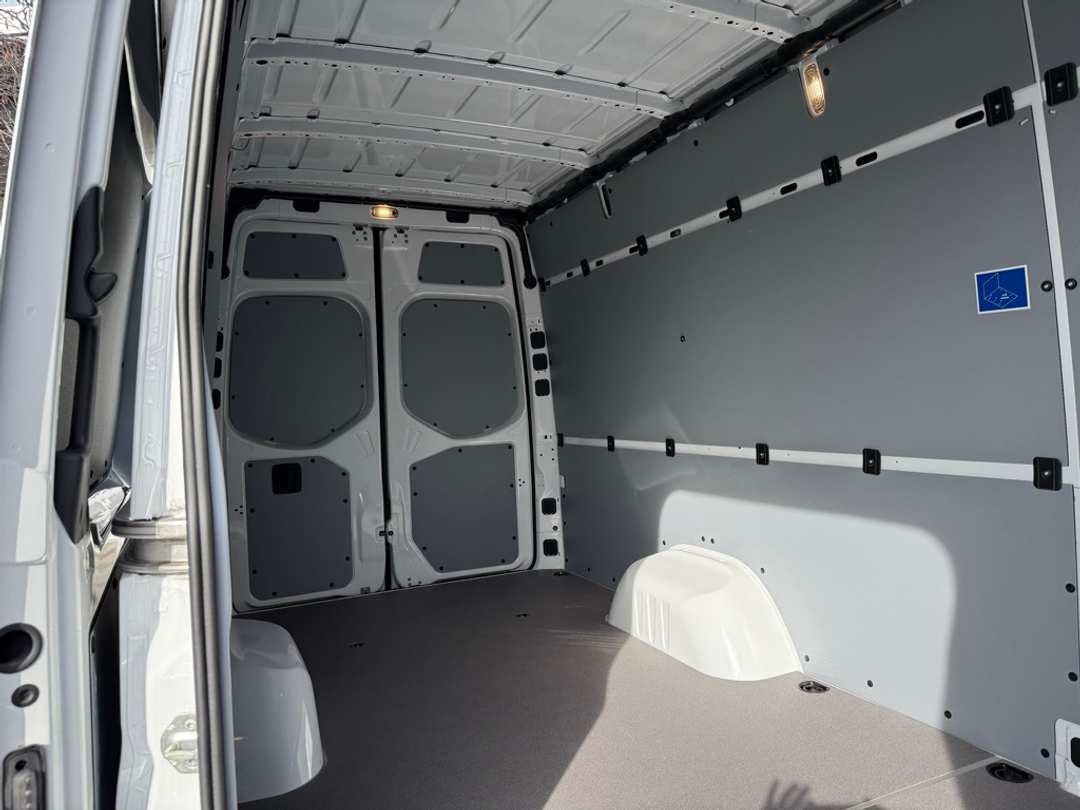 2024 Mercedes-Benz Sprinter 3500 Cargo 170 WB - Image 13