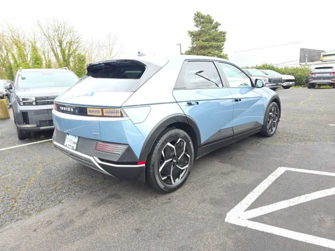 2024 Hyundai Ioniq 5 SE - Image 5