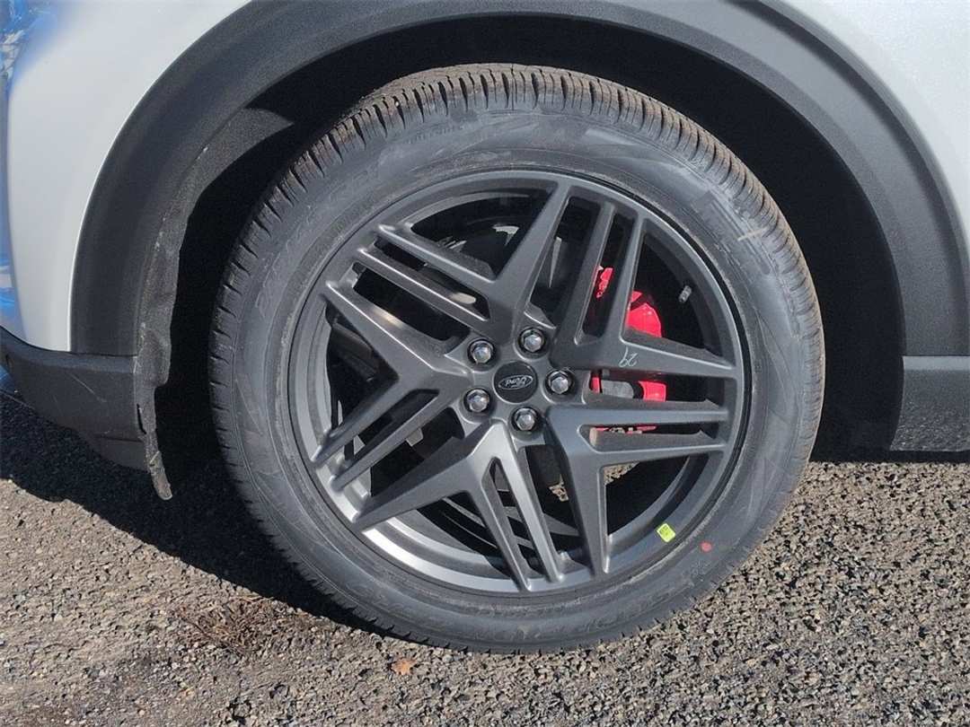 2026 Ford Explorer ST - Image 35