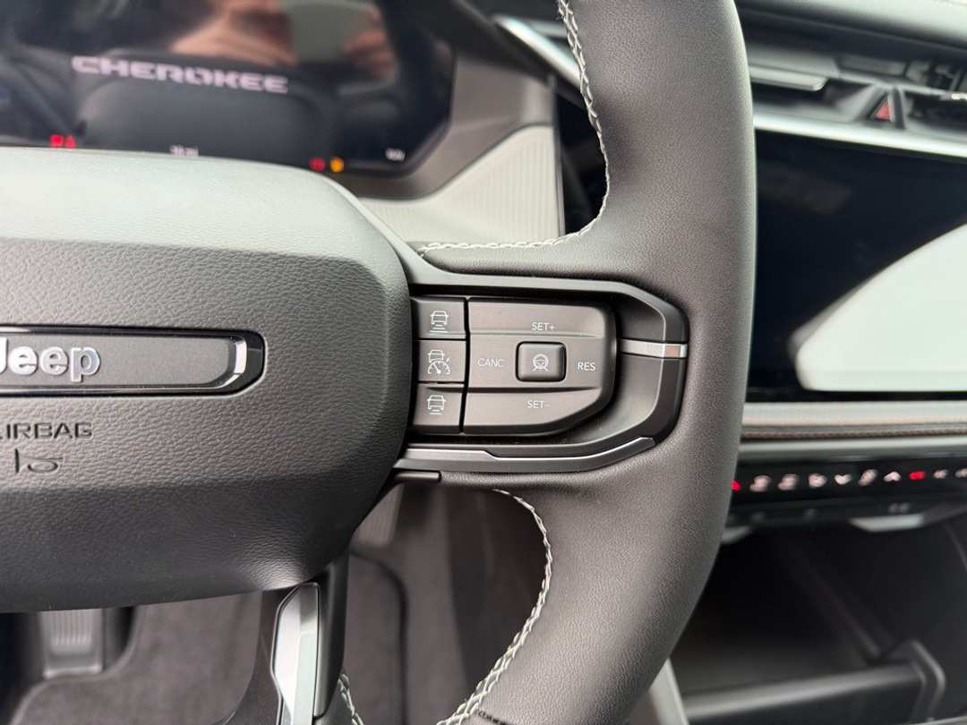 2026 Jeep Cherokee Laredo - Image 18