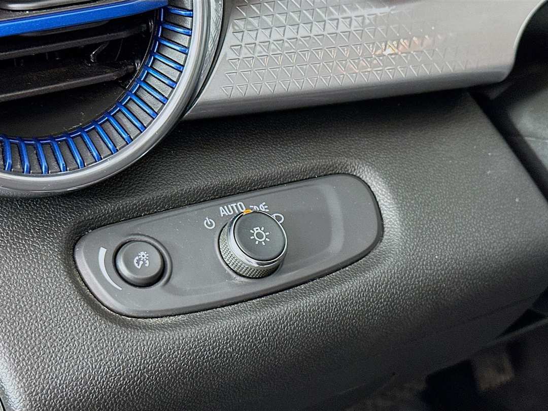 2025 Chevrolet Trax LT - Image 11