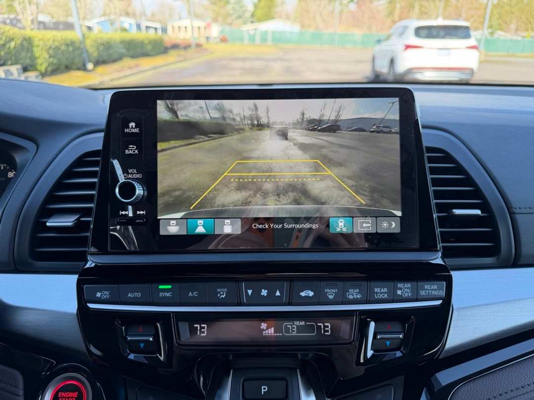 2026 Honda Odyssey Touring - Image 23