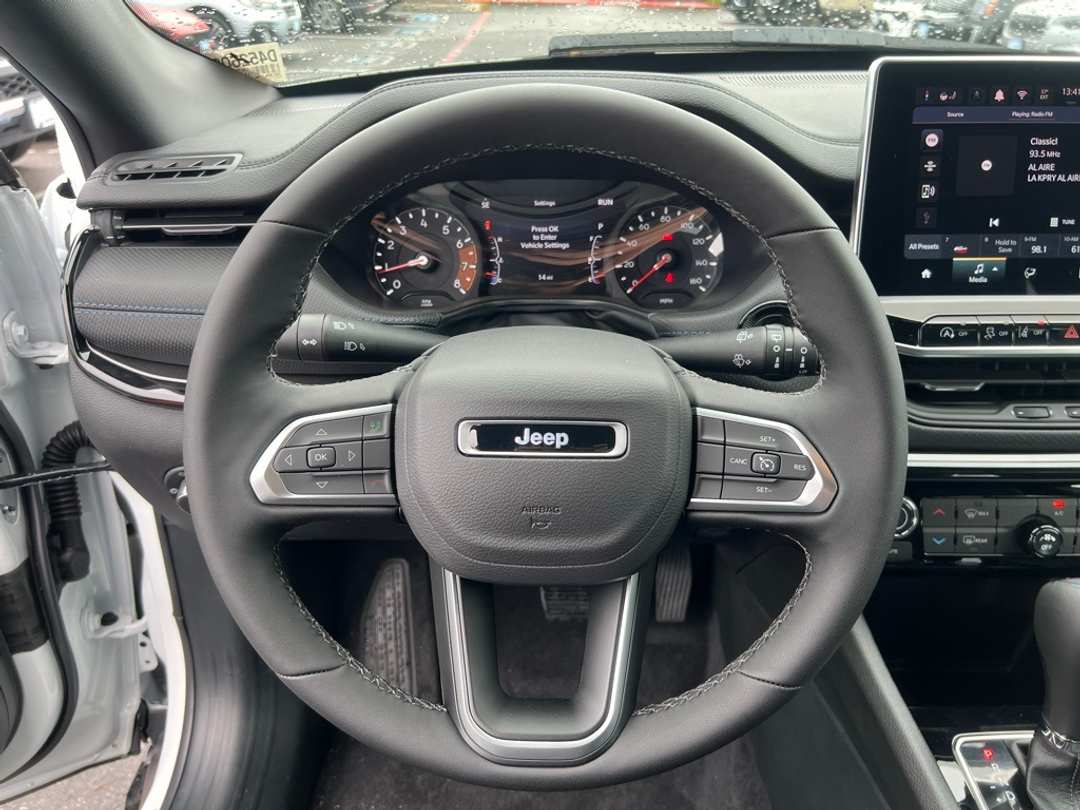 2026 Jeep Compass Latitude - Image 16