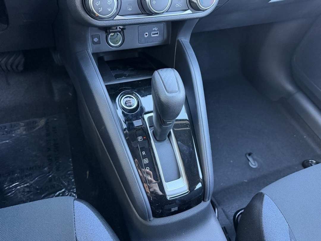 2025 Nissan Versa 1.6 SV - Image 23