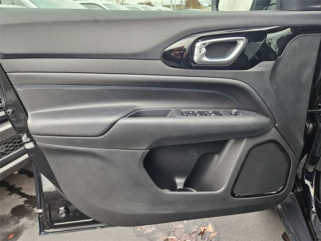 2026 Jeep Compass Latitude - Image 10