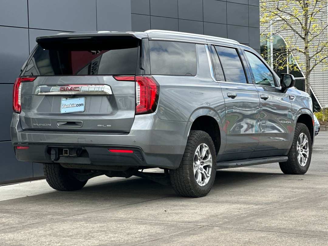 2022 GMC Yukon Xl SLE - Image 3