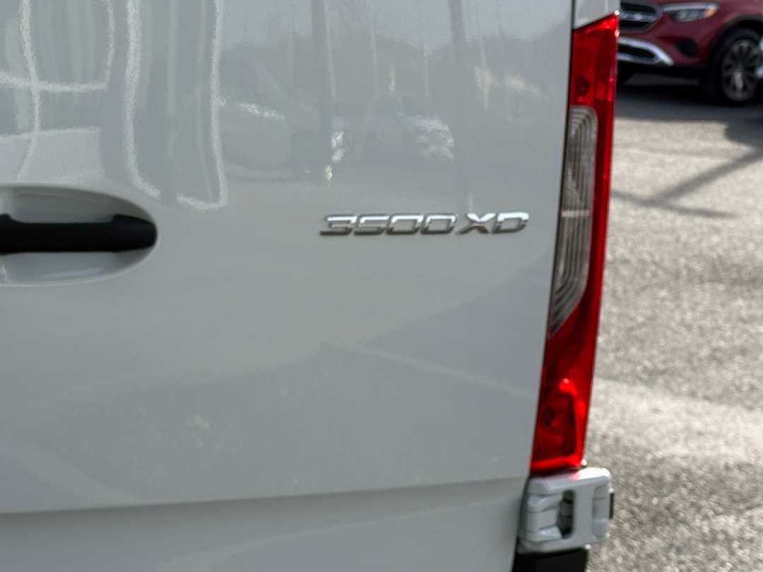 2024 Mercedes-Benz Sprinter 3500 Cargo 170 WB - Image 7