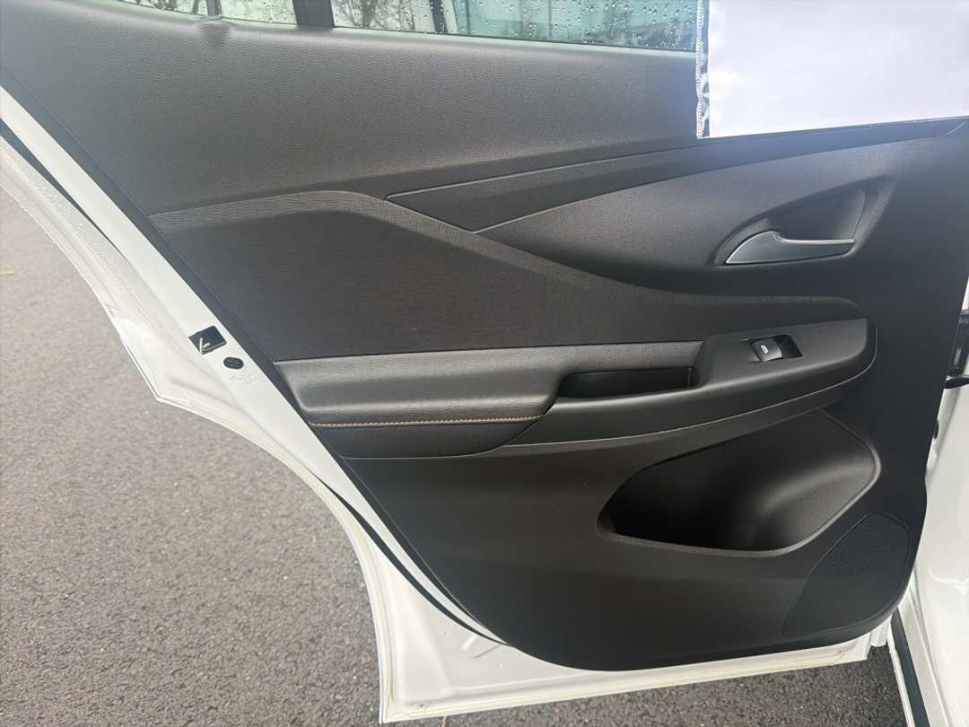 2025 Buick Envista Avenir - Image 16