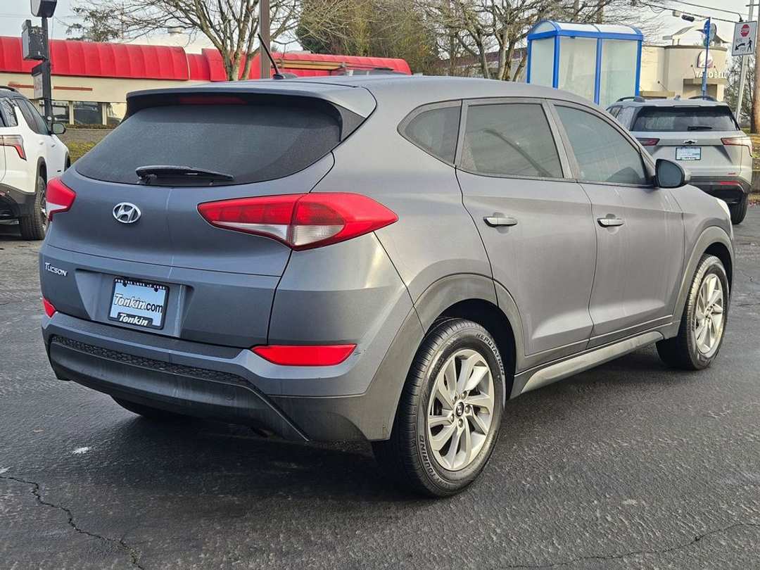 2017 Hyundai Tucson SE - Image 6