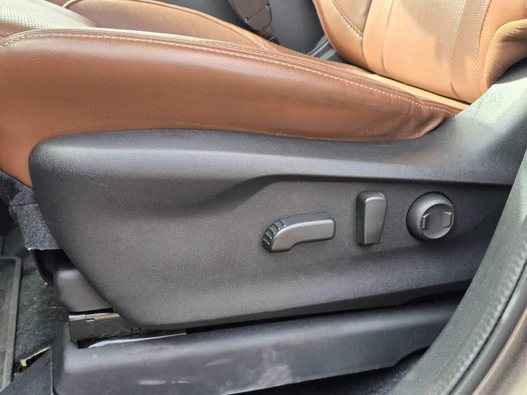 2022 Subaru Ascent Touring - Image 3