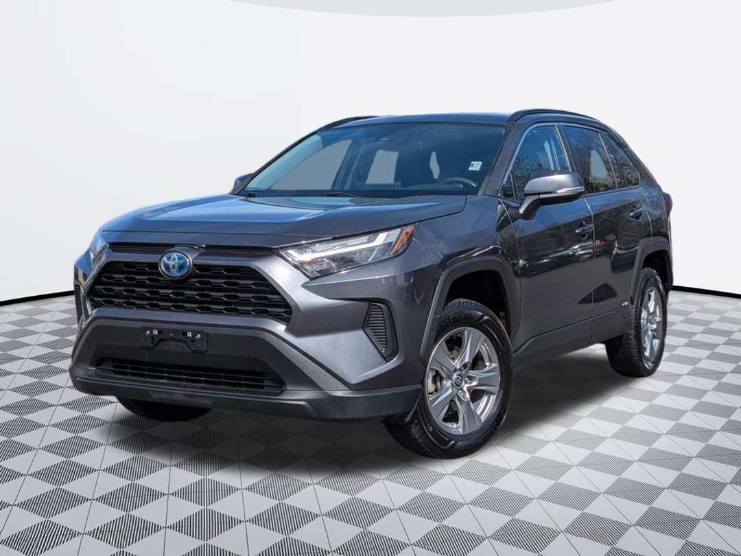 2024 Toyota Rav4 XLE - Image 2
