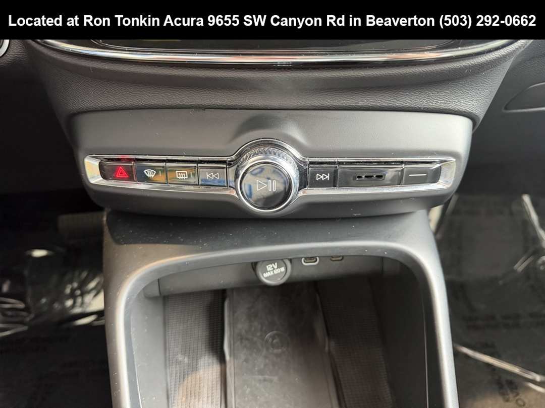 2024 Volvo Xc40 B5 Core - Image 25