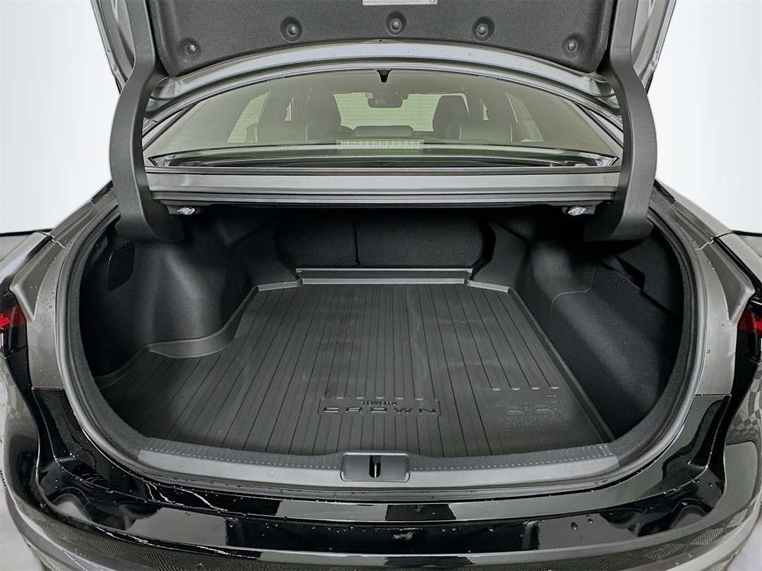 2026 Toyota Crown Platinum - Image 28