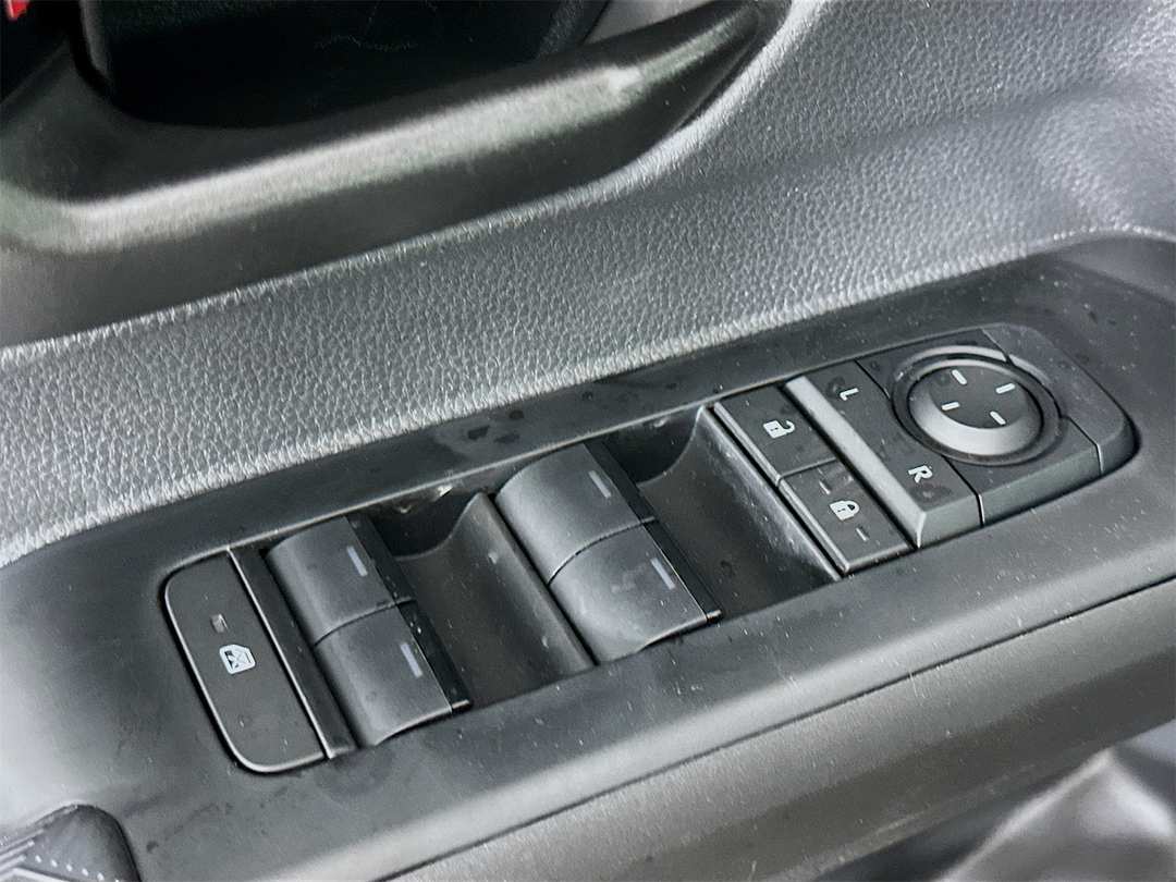 2025 Toyota Tacoma SR5 - Image 17