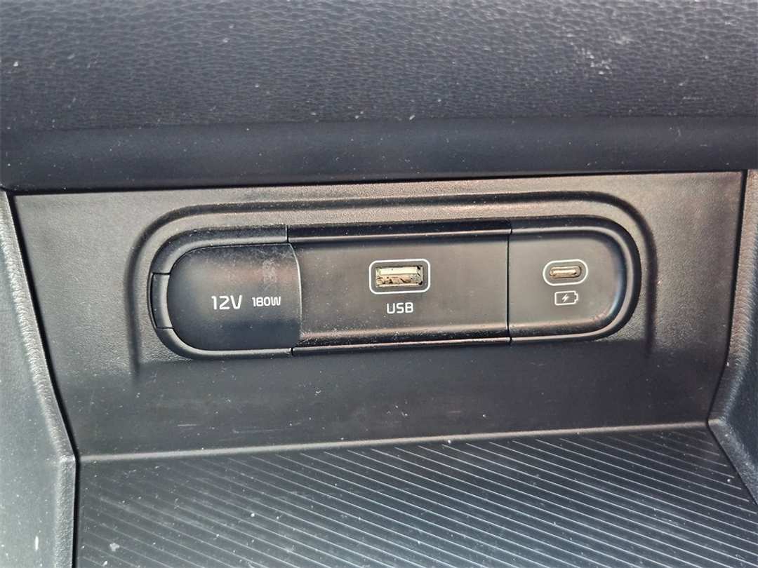 2024 Kia Sportage LX - Image 23