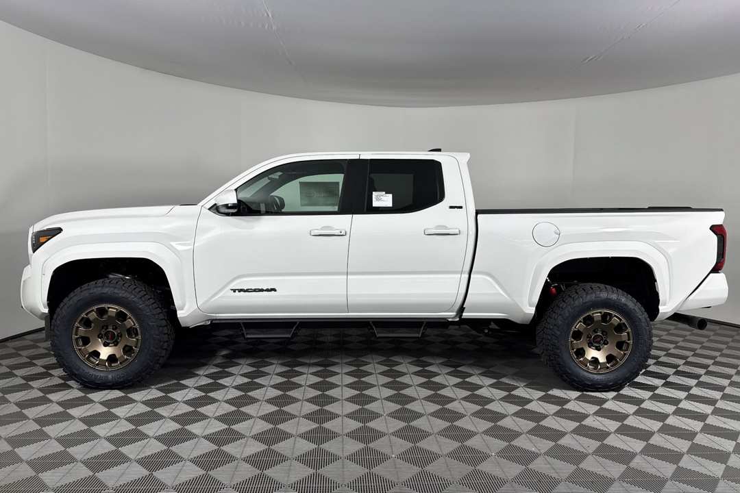 Toyota Tacoma - Image 6