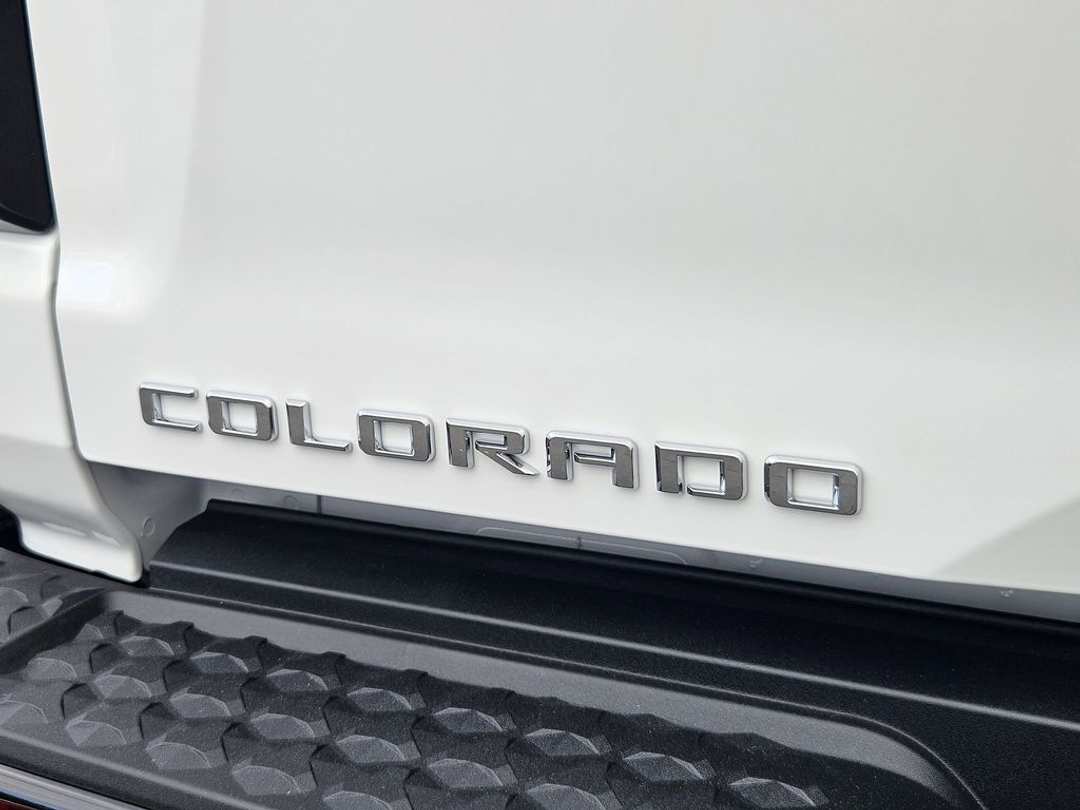 2026 Chevrolet Colorado Z71 - Image 36